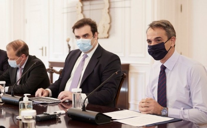 PM Mitsotakis: Ηλεκτρονική ανανέωση αδειών οδήγησης και χορήγηση αντιγράφων αδειών κυκλοφορίας