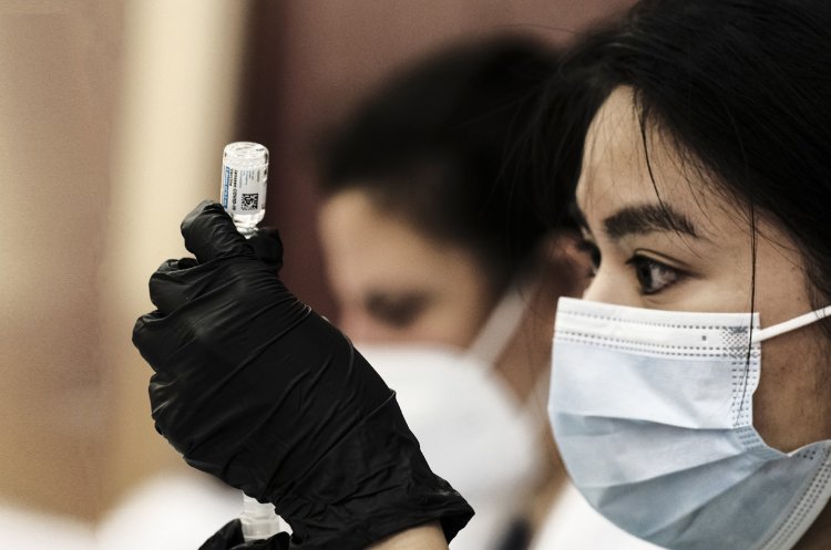 Omicron variant – Pfizer: Η τρίτη δόση εμβολίου την αδρανοποιεί την Μετάλλαξη Όμικρον