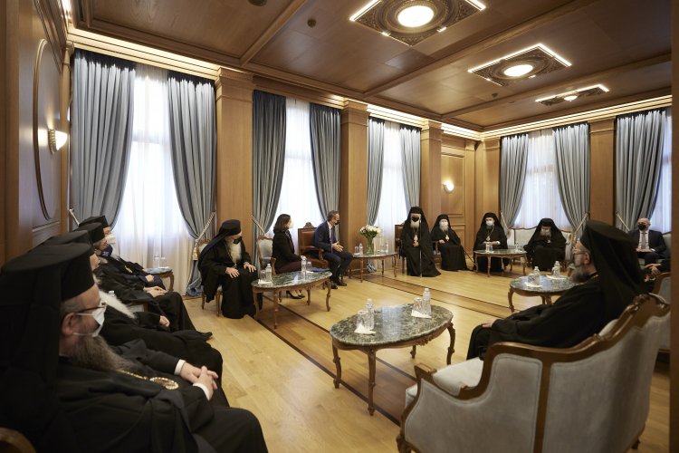 Mitsotakis - Holy Synod: Μήνυμα Μητσοτάκη - Ιερώνυμου κατά όσων εργαλειοποιούν την πανδημία