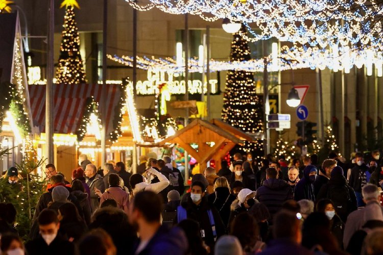 Christmas Covid Curbs: Ο οδικός χάρτης για τα Χριστούγεννα!! Τρομοκρατημένη η κυβέρνηση με τους 130 νεκρούς!! Ποια μέτρα θα λάβει!!