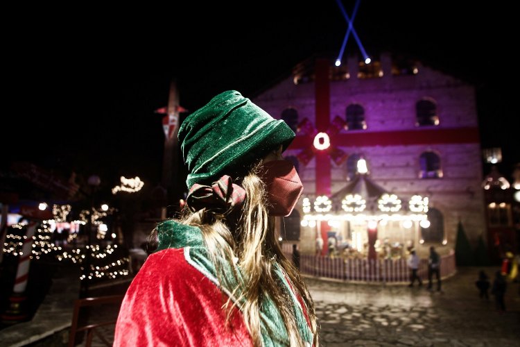 New Covid Curbs: Νέα μέτρα!! Υποχρεωτική Μάσκα Παντού, διπλή σε Σούπερ Μάρκετ, Χωρίς κόσμο α γήπεδα!! Αναβάλλονται όλες οι εκδηλώσεις!!