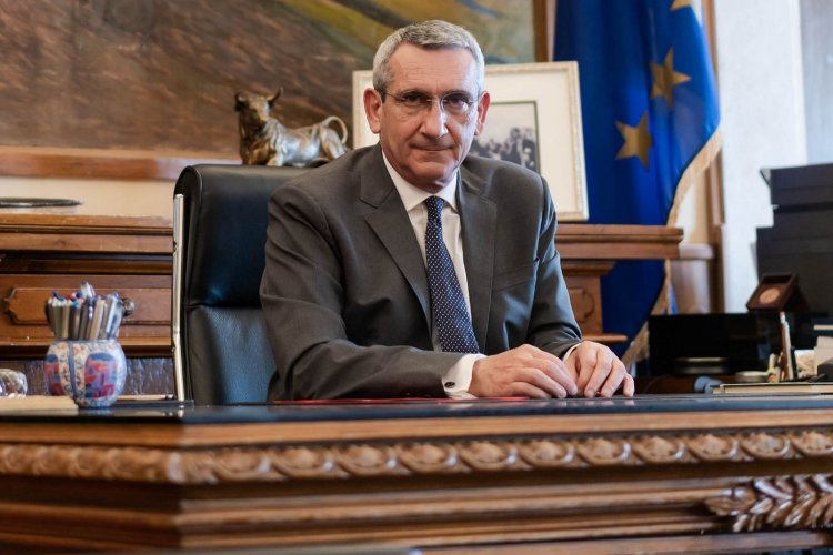 Joyeuses Fêtes! Ευχετήριο μήνυμα του Περιφερειάρχη Νοτίου Αιγαίου Γιώργου Χατζημάρκου