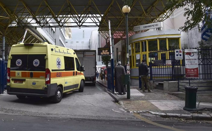 Coronavirus Disaese: Τέλος σε όλα τα επισκεπτήρια για 2 εβδομάδες στον Ευαγγελισμό - Περίπου 100 υγειονομικοί νοσούν