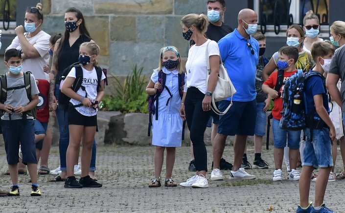 Return to school: Τι ισχύει για self test, κρούσματα και τηλεκπαίδευση - Οδηγός με όλες τις αλλαγές