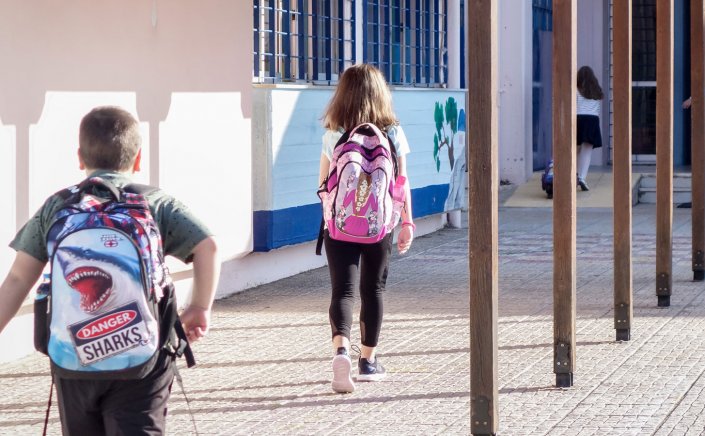 Communist Party / KKE: Τέρμα τα αστεία, οι προκλητικοί πανηγυρισμοί και η συζήτηση για το πώς θα κλείνουν τα σχολεία