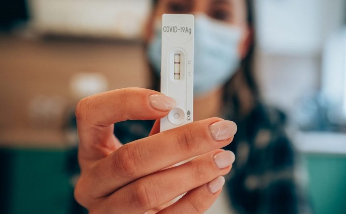 Covid certificates: Πιστοποιητικό νόσησης και για εμβολιασμένους με θετικό rapid test!! Τι αλλάζει στη χορήγησή του!!