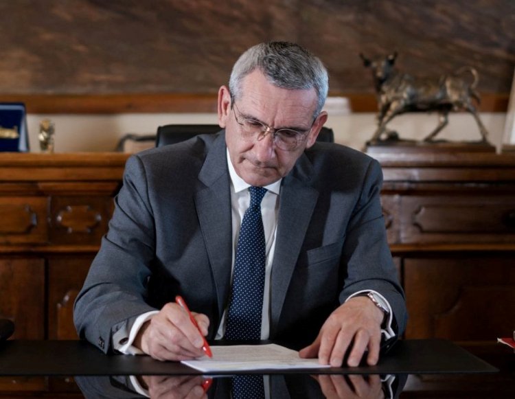 Aegean islands: Εγκρίθηκε η δημοπράτηση των έργων της Β' φάσης του οδικού δικτύου Αεροδρόμιο – Οία στη Σαντορίνη με προϋπολογισμό 5,5 εκ. €