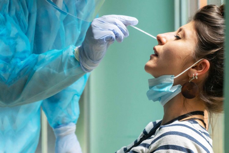 Covid-19 testing: Self test και Rapid test αρνητικό, PCR θετικό!! Πού οφείλεται και τι πρέπει να κάνουμε!!