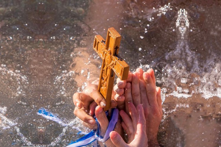 Rules on Epiphany - Γκίκας Μαγιορκίνης: Οι ανεμβολίαστοι καλύτερα να μην πάνε στους εορτασμούς για τα Θεοφάνεια