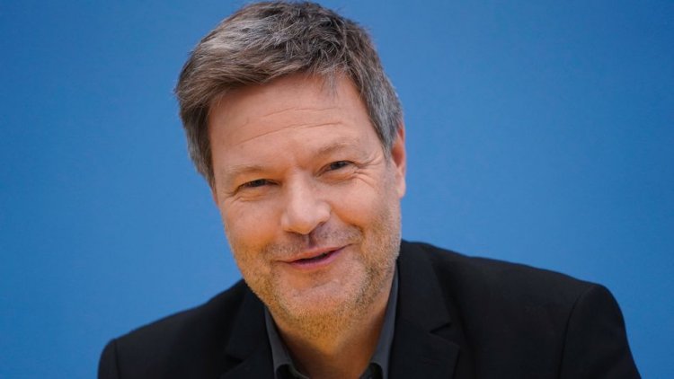 Russia-Ukraine crisis - Γερμανός αντικαγκελάριος: Μπορεί να βρισκόμαστε στα πρόθυρα ενός πολέμου στην Ευρώπη