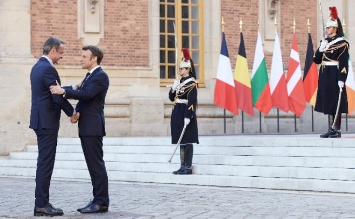 Versailles summit - PM Mitsotakis: Απαιτείται ευρωπαϊκή αντίδραση για την προστασία καταναλωτών, επιχειρήσεων και αγροτών από την ακρίβεια στην ενέργεια