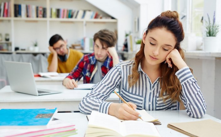 Final exams in lyceum: Ξεκινούν, αύριο Δευτέρα, οι προαγωγικές / απολυτήριες εξετάσεις στα Λύκεια