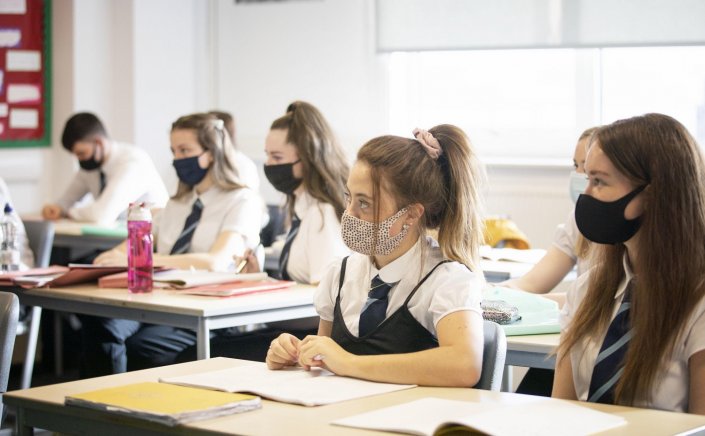 Easing Covid curbs: Τι αλλάζει από 21 Μαρτίου σε Σχολεία, ΑΕΙ, Κολλέγια, ΙΕΚ, ΣΔΕ, Φροντιστήρια & ΚΞΓ [ΦΕΚ]