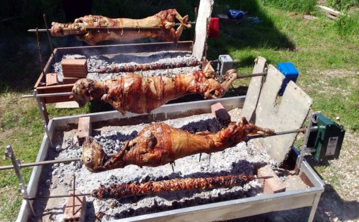 Easter 2022: Στα 7,5 ευρώ/κιλό η τιμή για το πασχαλινό αρνί για τους παραγωγούς