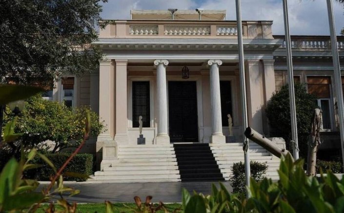 Parliamentary elections: Ανασχηματισμός ante portas και κόκκινες κάρτες!! Οι πολυλογάδες, οι εξαφανισμένοι και οι δελφίνοι!!