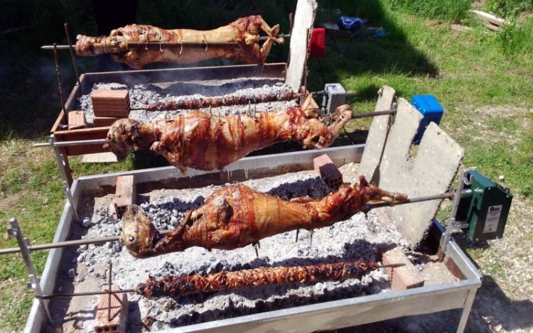 Easter 2022: Στα 7,5 ευρώ/κιλό η τιμή για το πασχαλινό αρνί για τους παραγωγούς