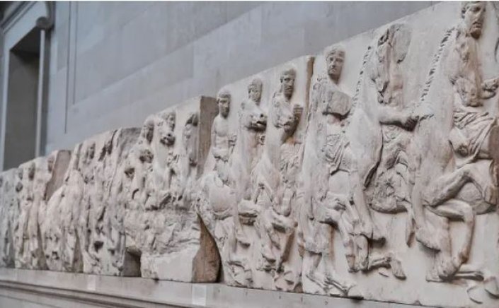 Return of Parthenon marbles: Συνάντηση Μενδώνη - Πάρκινσον για συνομιλίες πάνω στο ζήτημα της επιστροφής των μαρμάρων του Παρθενώνα