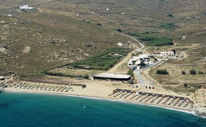 Holy Metropolis of Syros: Απάντηση σε δημοσιεύματα σχετικά με τα Μοναστηριακά Κτήματα στην παραλία της Λιάς Μυκόνου