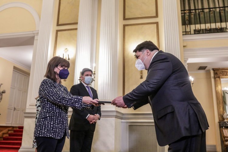 New US Amb Tsunis: Ο νέος πρέσβης των ΗΠΑ στην Ελλάδα επέδωσε τα διαπιστευτήριά του στην ΠτΔ