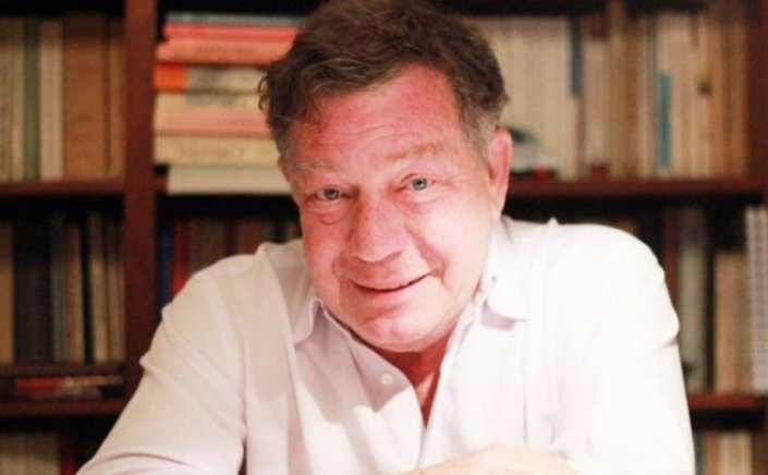 Notable Death: Πέθανε ο Ηλίας Νικολακόπουλος - Έπαθε ανακοπή ενώ κολυμπούσε στη Σύρο