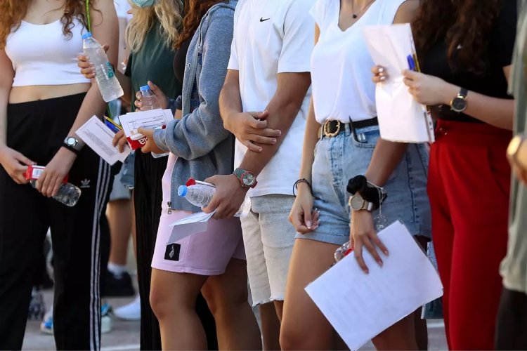 Panhellenic Exams 2022: Άνοιξε η πλατφόρμα για τα αποτελέσματα με sms στις Πανελλαδικές 2022 [Οδηγίες]