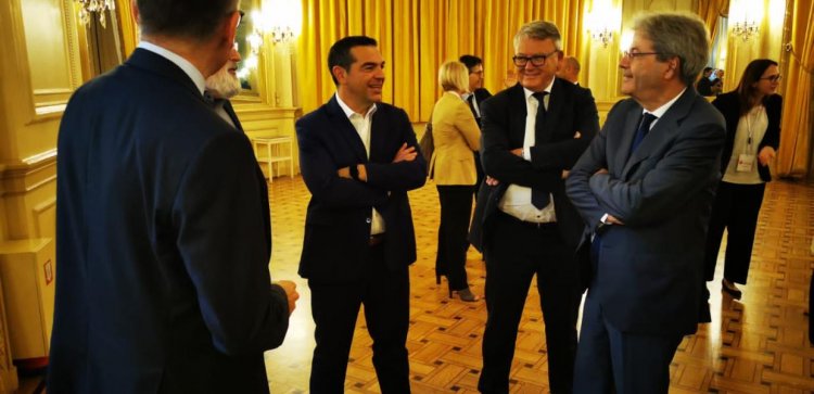 SYRIZA  Alexis Tsipras - PES: Άμεσα πρωτοβουλία για ειρήνη στην Ουκρανία και ανάσχεση των οικονομικών επιπτώσεων της κρίσης