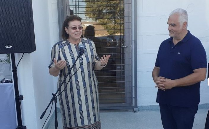 Culture Min Mendoni: Η Λίνα Μενδώνη, εγκαινίασε στη Σέριφο το Μουσείο «Περσεύς» στο κτήριο του ιστορικού Ξενία