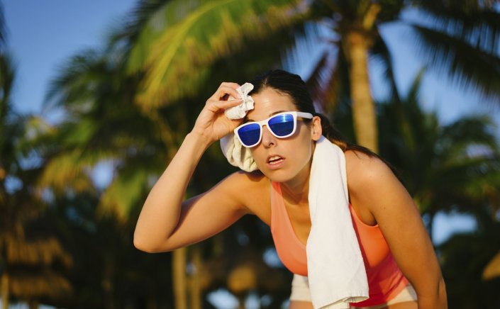 Heat stroke: Καλοκαίρι και θερμοπληξία!! Τι πρέπει να κάνετε σε περίπτωση θερμοπληξίας [Video]