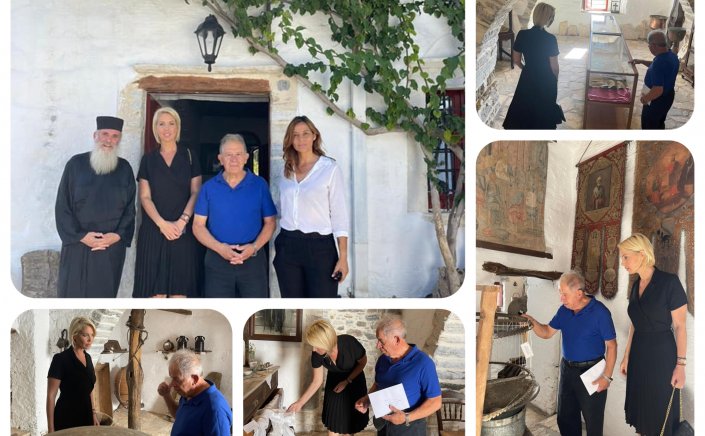 ND's MP Katerina Monogiou: Επίσκεψη της Κατερίνας Μονογυιού στο εκκλησιαστικό Λαογραφικό Μουσείο Φιλωτίου Νάξου