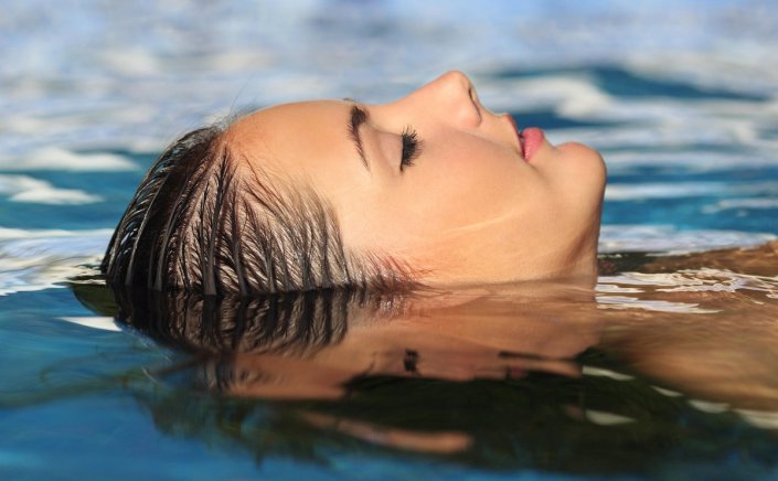 Beauty Adores: Τα καλλυντικά που πρέπει να εφαρμόζονται το βράδυ γιατί δεν θέλουν ήλιο!!