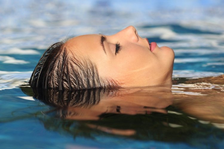 Beauty Adores: Τα καλλυντικά που πρέπει να εφαρμόζονται το βράδυ γιατί δεν θέλουν ήλιο!!