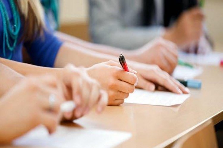 Final exams in lyceum: Eπίθεση χάκερς «έριξε» την Τράπεζα Θεμάτων - Αύριο οι εξετάσεις για τους μαθητές της Γ' Λυκείου - Πότε θα δώσουν Α' και Β' Λυκείου