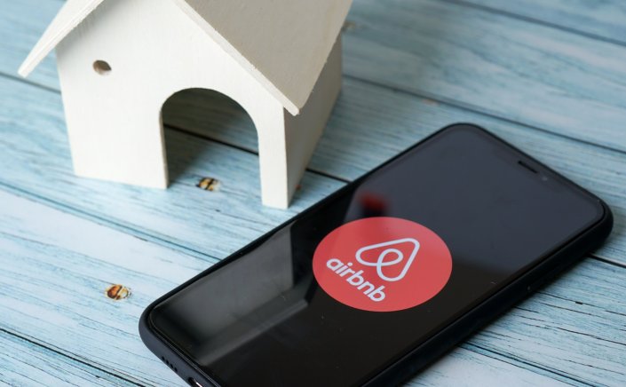 Airbnb Rules:  Η Airbnb θα αποτρέπει εκδηλώσεις & party, σε ενοικιαζόμενα σπίτια, μετά από παράπονα!!