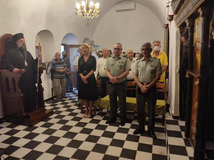 ND's MP Katerina Monogiou: Στον Πανηγυρικό Αρχιερατικό Εσπερινό του Αγίου Μάμαντος Σαντορίνης παρέστη η Κατερίνα Μονογυιού