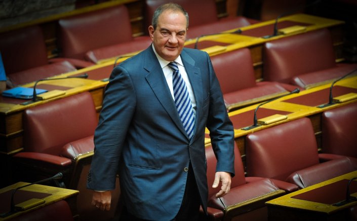 Political Development: Κλιμακώνονται οι επιθέσεις κατά Καραμανλή!! Πού στοχεύει το Μαξίμου!!