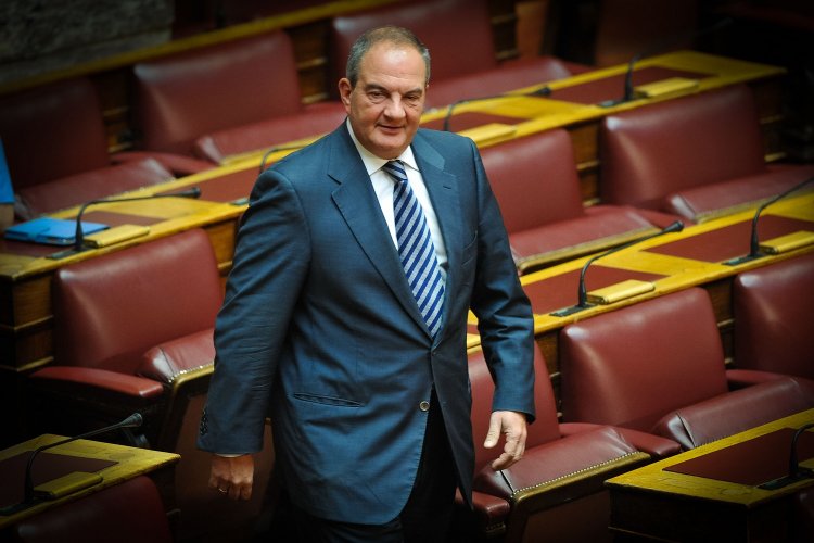 Political Development: Κλιμακώνονται οι επιθέσεις κατά Καραμανλή!! Πού στοχεύει το Μαξίμου!!