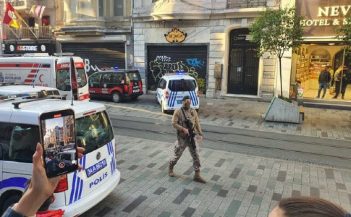 Blast in Istanbul: Μεγάλη έκρηξη στην πλατεία Ταξίμ της Κωνσταντινούπολης - Συγκλονιστικό Video με την στιγμή της έκρηξης