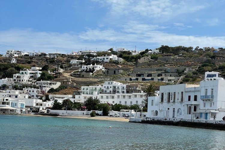 Cyclades: Υπερβολές με τα υπόσκαφα στις Κυκλάδες!! “Ξεκοιλιάζουν” τις πλαγιές!!