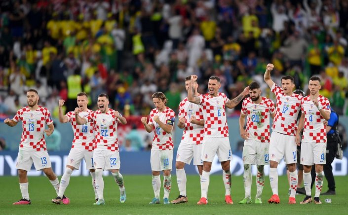 Croatia stun Brazil on penalties:  Η Κροατία σόκαρε τη Βραζιλία στα πέναλτι και προκρίθηκε στα ημιτελικά του Παγκοσμίου Κυπέλλου