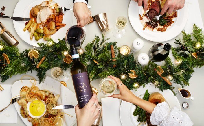 Holiday Food Safety Tips: Τι συνιστά ο ΕΦΕΤ στους καταναλωτές για ασφαλή αγορά τροφίμων στην εορταστική περίοδο