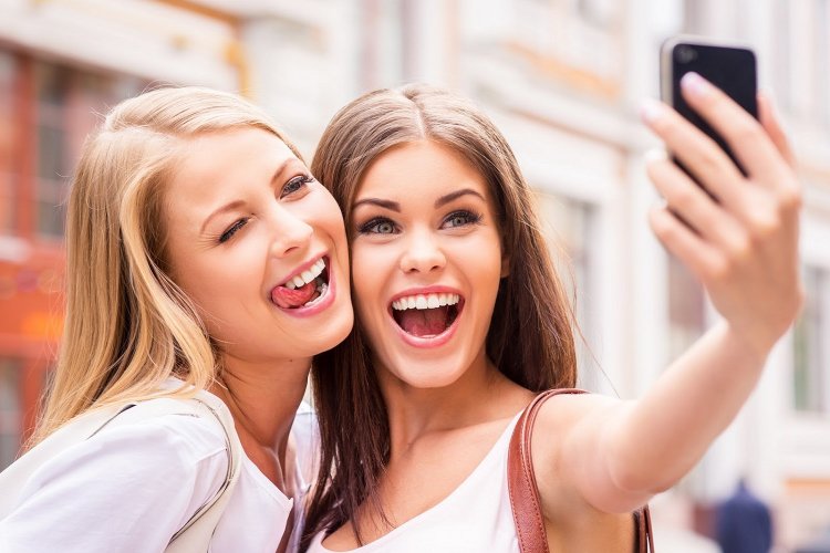 How To Take Professional Photos: Πώς μπορείς να τραβήξεις φωτογραφίες που να φαίνεσαι ψηλότερος και πιο αδύνατος [Video]