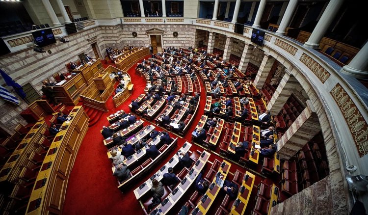 Political Development: Η πρόταση μομφής, η μετατροπή της σε ψήφο εμπιστοσύνης και η επόμενη μέρα