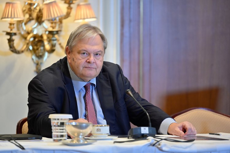 Phone tapping “suspicious”: Ο Βενιζέλος στηρίζει Ράμμο, δικαιώνει Τσίπρα και κατακεραυνώνει Μητσοτάκη