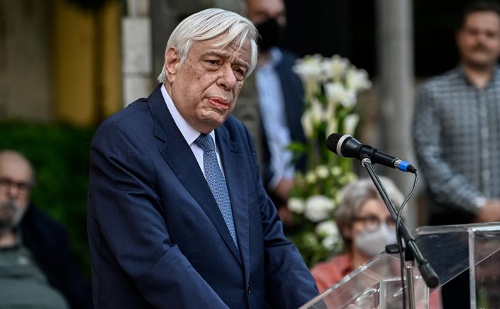 Gov't after train crash: Ο τ.ΠτΔ Π. Παυλόπουλος δεν πιστεύει ότι η συγγνώμη της κυβέρνησης είναι ειλικρινής!!