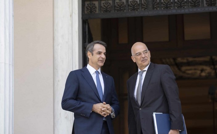 Gov't after train crash: Ο Δένδιας και οι άλλοι!! Ποιους υπουργούς κατηγορεί το Μαξίμου για “λευκή απεργία”