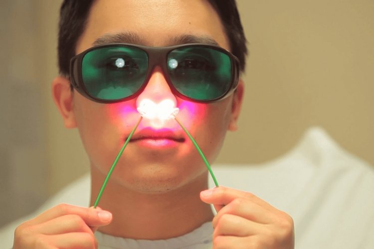 Preventing surgical infections: Πρόληψη των χειρουργικών λοιμώξεων όχι πια με αντιβιοτικά, αλλά με... φως