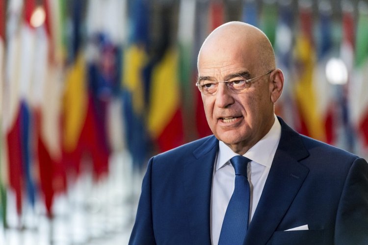 Govt after train crash - Euractiv: Ο Δένδιας “βλέπει” την ηγεσία της ΝΔ σε περίπτωση ήττας στις εκλογές