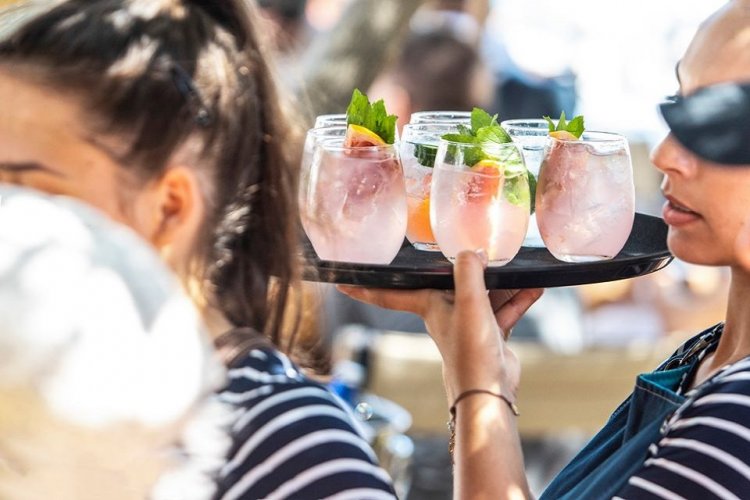 Greek Hospitality quality: Οι 49 ειδικότητες που είναι σημαντικές για την ενίσχυση της ποιότητας του ελληνικού τουρισμού [Η Μελέτη]