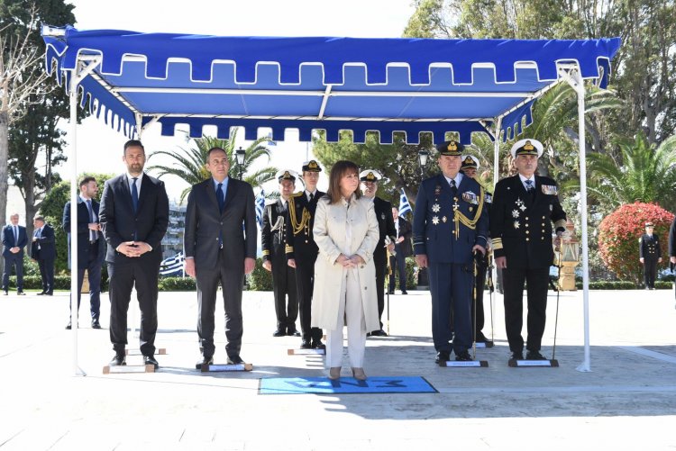 Shipping Min Plakiotakis: Τελετή Ορκωμοσίας Νέων Σημαιοφόρων Λ.Σ.-ΕΛ.ΑΚΤ. παρουσία της A.E. Προέδρου της Δημοκρατίας και του Υπουργού Ναυτιλίας και Νησιωτικής Πολιτικής