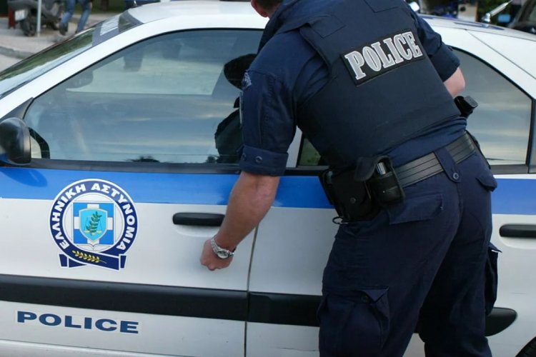 Police Arrests: Εξαρθρώθηκε εγκληματική οργάνωση, τύπου “Μαφία” με εμπλοκή 5 επίορκων Αστυνομικών, με όπλα, ναρκωτικά, τοκογλυφίες, εκβιασμούς, μπράβους, ξέπλυμα χρήματος!! Ταυτοποιήθηκαν πάνω από 60 άτομα!!